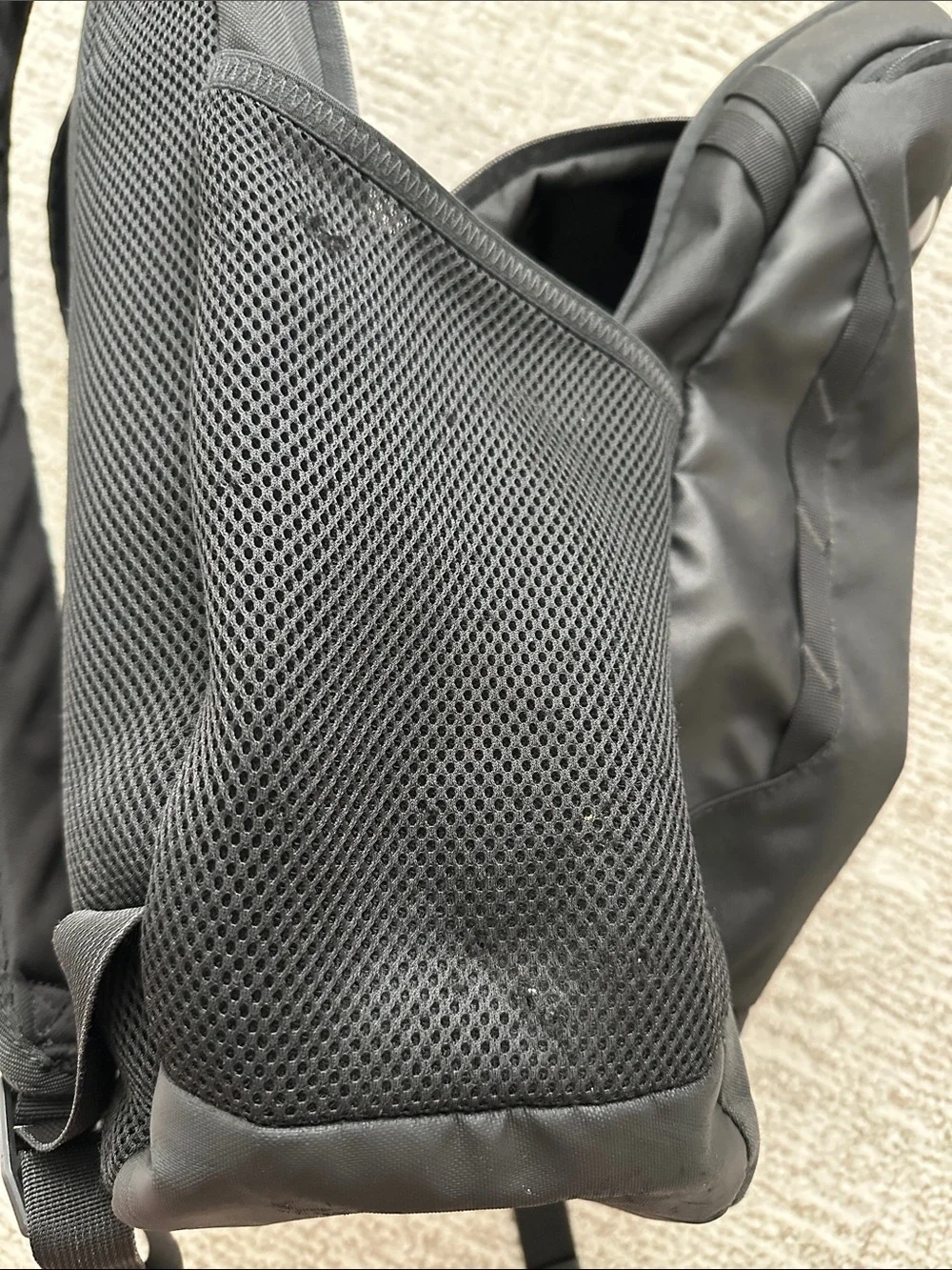 Under Armour Hustle 6.0 Black Backpack